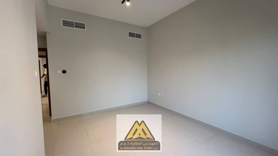 10 835cdce0-fde2-4278-b277-b5aa101dbb34. jpg