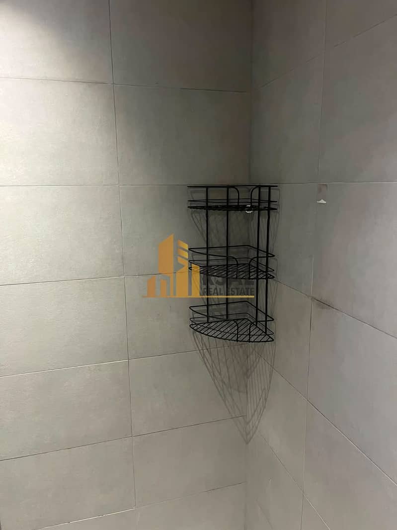3 c8a1d4d5-68e4-4f25-9b18-3ce9b00f0dd6. jpg