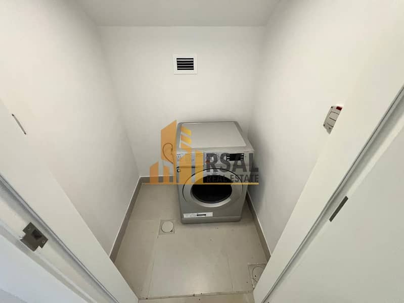 12 30ca53b9-983f-428d-9b31-2ac7ee3f6ce8. jpg