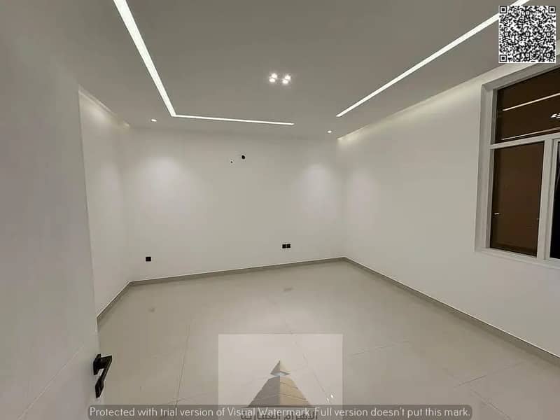 31 869016195-1066x800. webp
