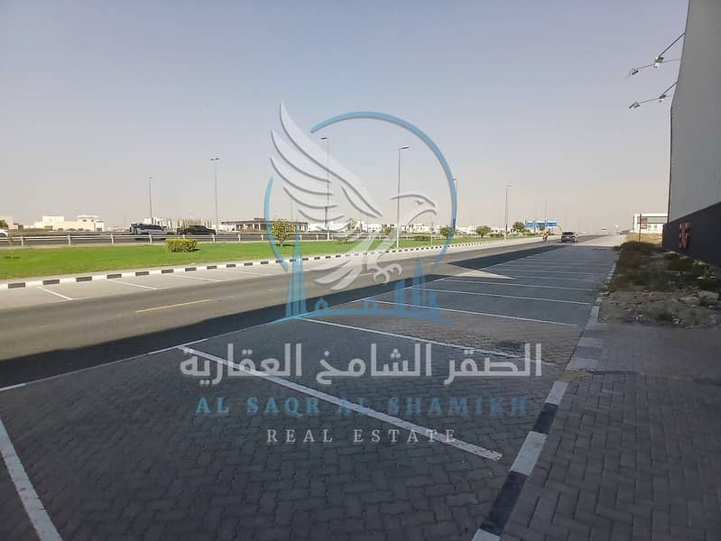 3 معرض-للا-يجار-الصناعيه-18-الشارقه-صورة-العقار-aq-0001-02. jpg