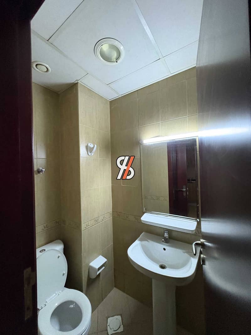 6 a32737fe-adb2-41fe-8724-c8e61eee4686. jpg