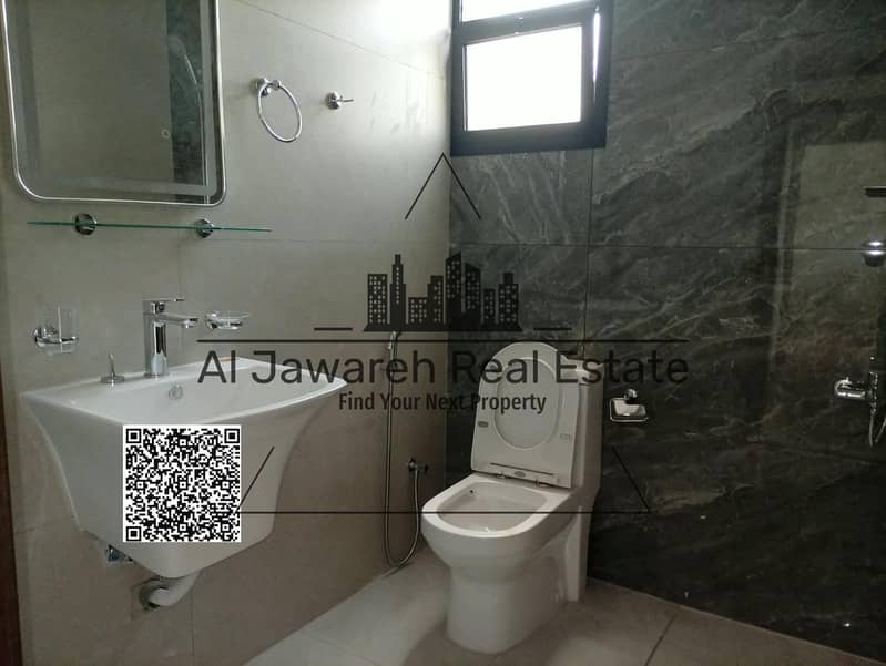 12 3b7cfb5d-1897-48c9-aee9-fe41d9e7c2dc. jpg
