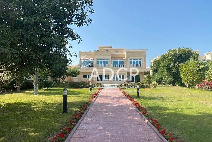 Sea view and Elegant 4 BR Villa with Private Pool Sea view and Elegant 4 BR Villa with Private Pool