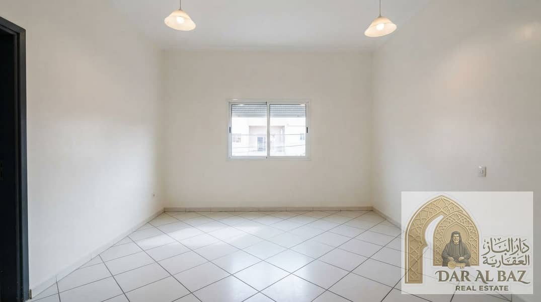 3 Real_estate_photo_enhancement_in…_20260927021902. jpg