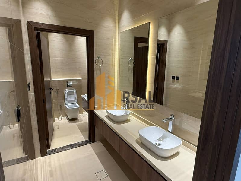 5 078d9fb9-7651-49b1-abb9-57ad90801dc1. jpg
