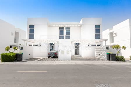 HOT DEAL | Middle Unit | 3BR+Maid HOT DEAL | Middle Unit | 3BR+Maid