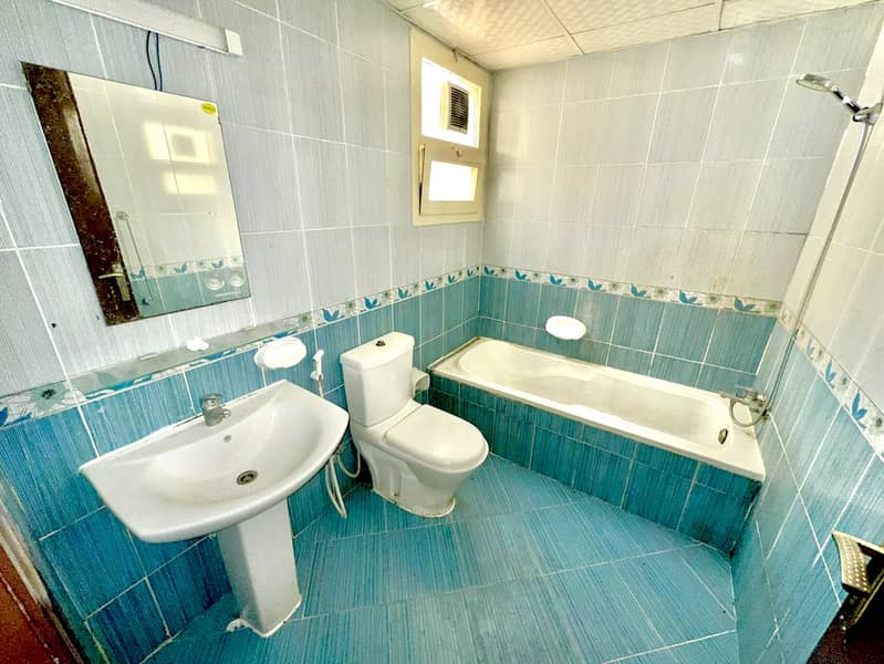 9 a2bd0efd-8558-4aa2-a991-c8d18b3e28de. jpg