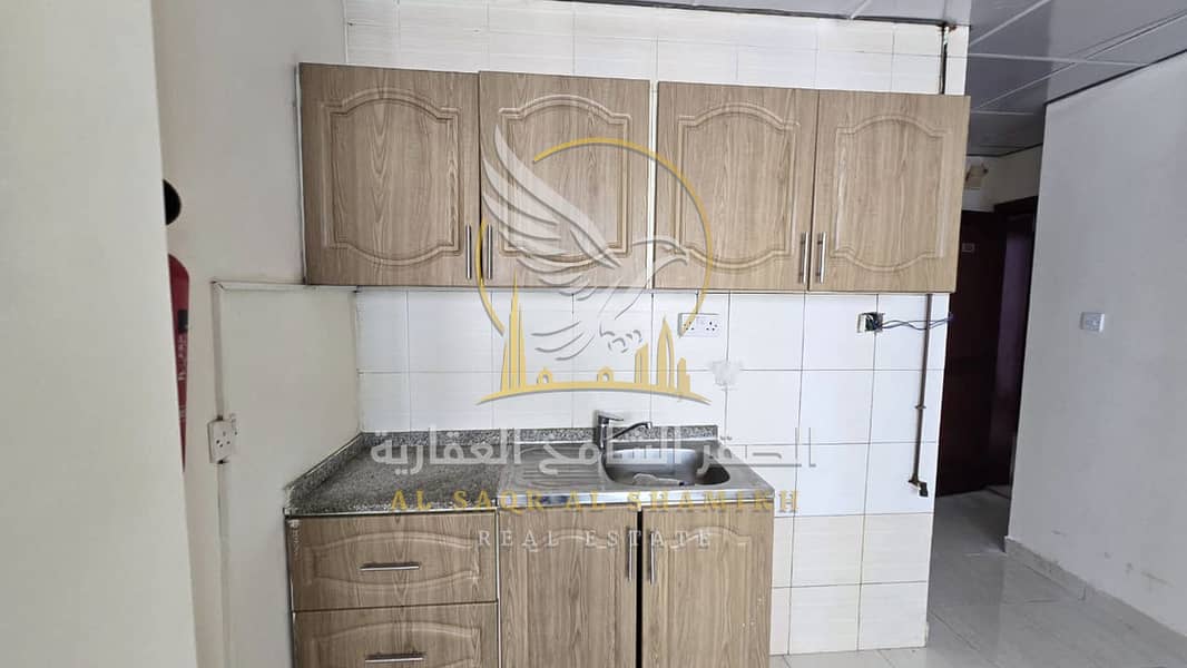 8 shqa-for-rent-1-bedroom-alnbaaa-alsharqa-kitchen-05. jpg