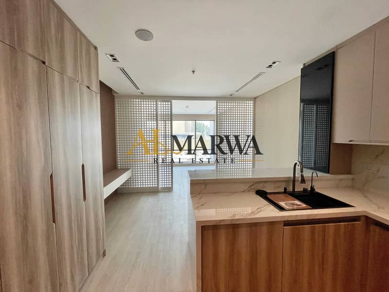 9 4be8eb22-2368-4cf9-99af-7b7a86b13315. jpg