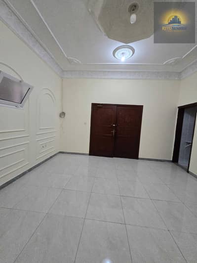 Studio te Huur in Madinat Zayed, Abu Dhabi - 1000125218. jpg Studio te Huur in Madinat Zayed, Abu Dhabi - 1000125218. jpg