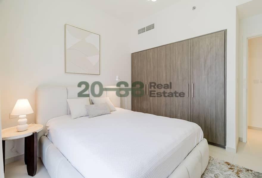 18 Executive One00026. jpg