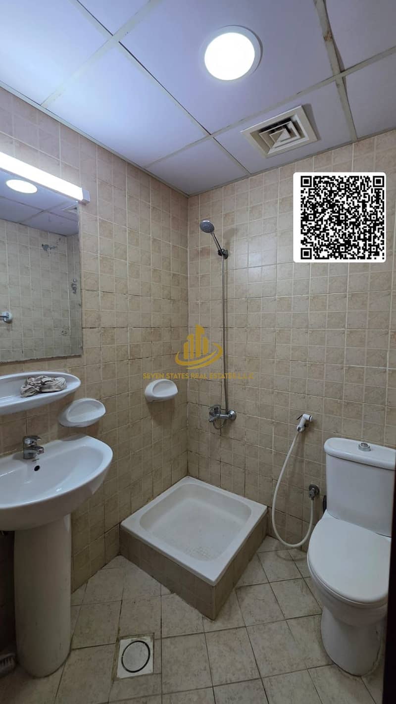 10 77ab11b0-5381-48fb-9cef-24f4fef84eb8. jpg