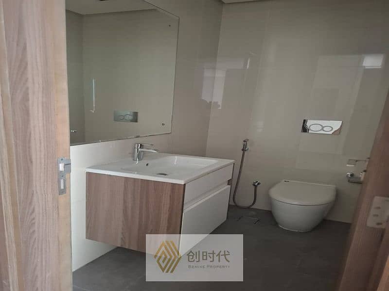 11 9049db12-fe1a-44ce-bc77-96ba0d36a186. jpg
