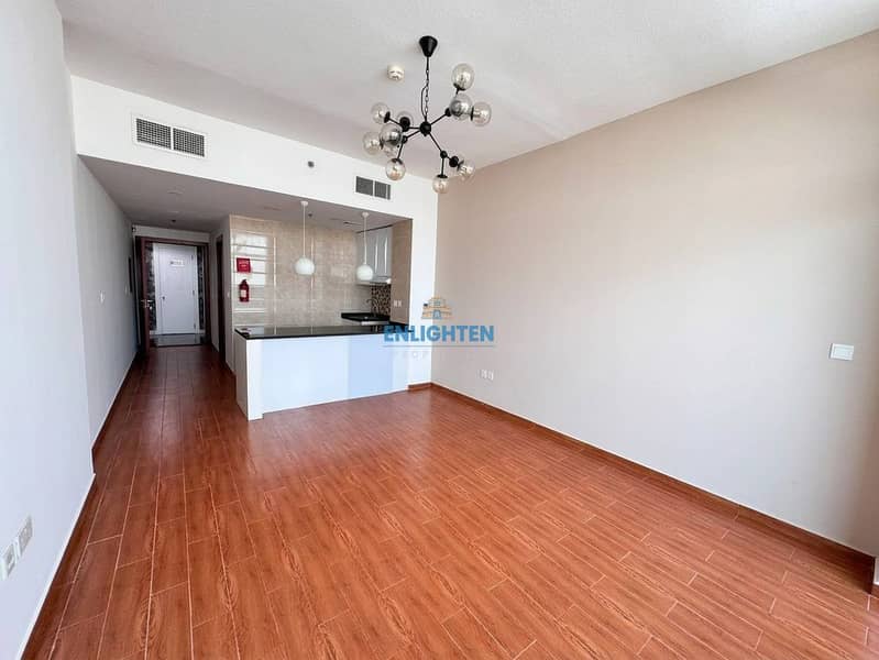MODERN STUDIO | WELL-MAINTAINED | FAMILY COMMUNITY MODERN STUDIO | WELL-MAINTAINED | FAMILY COMMUNITY