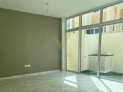 3 habitaciones Townhouse para en Venta en DAMAC Hills 2 (Akoya by DAMAC), Dubai - Casa adosada en DAMAC Hills 2 (Akoya by DAMAC)，Camelia, 3 dormitorios, 1599999 AED - 16657614