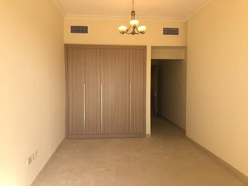 CLOSED KITCHEN LARGE 2 BEDROOM WITH BALCONY FOR RENT IN PHASE 2 POOL VIEW