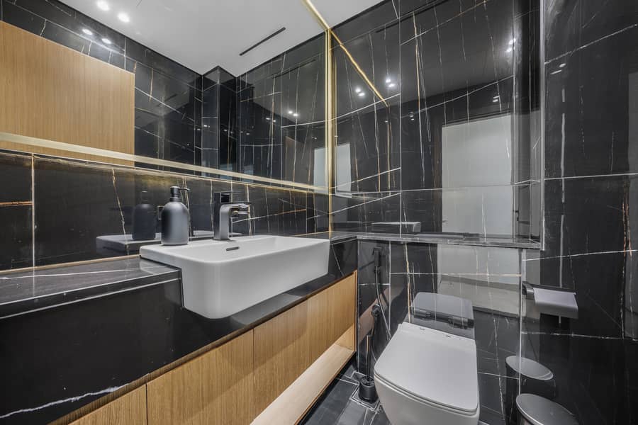 15 Binghatti Onyx 710 (1114). jpg