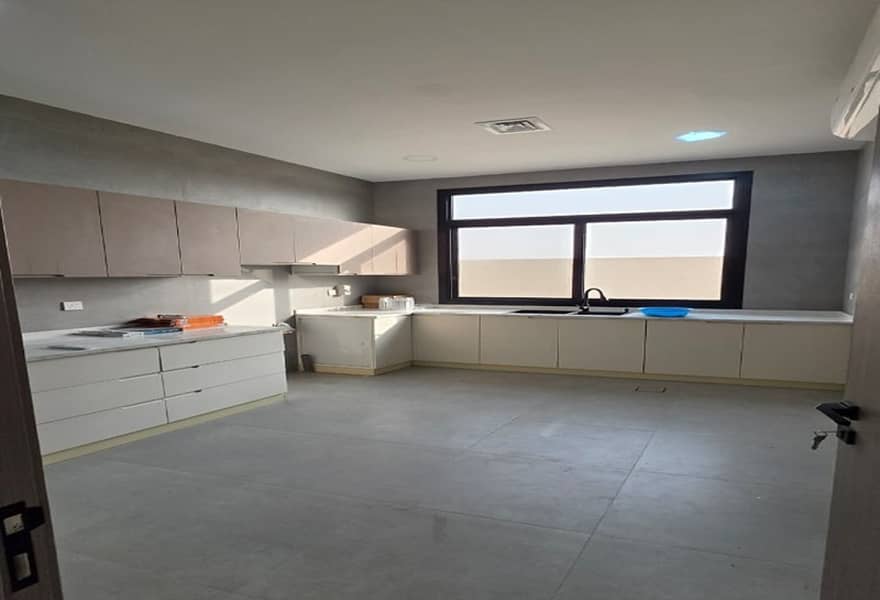 8 Premium 6BR Villa | Spacious Layout | Vacant — photo 8
