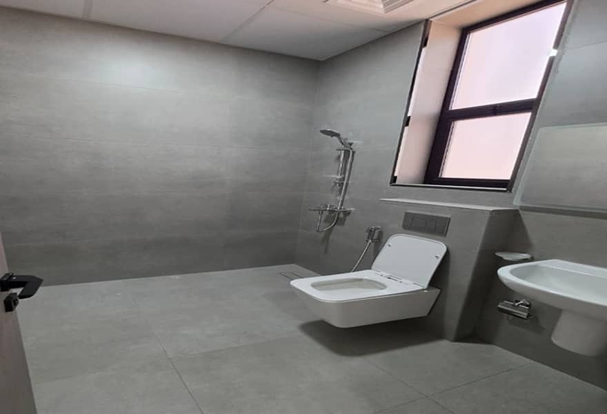 10 Premium 6BR Villa | Spacious Layout | Vacant — photo 10