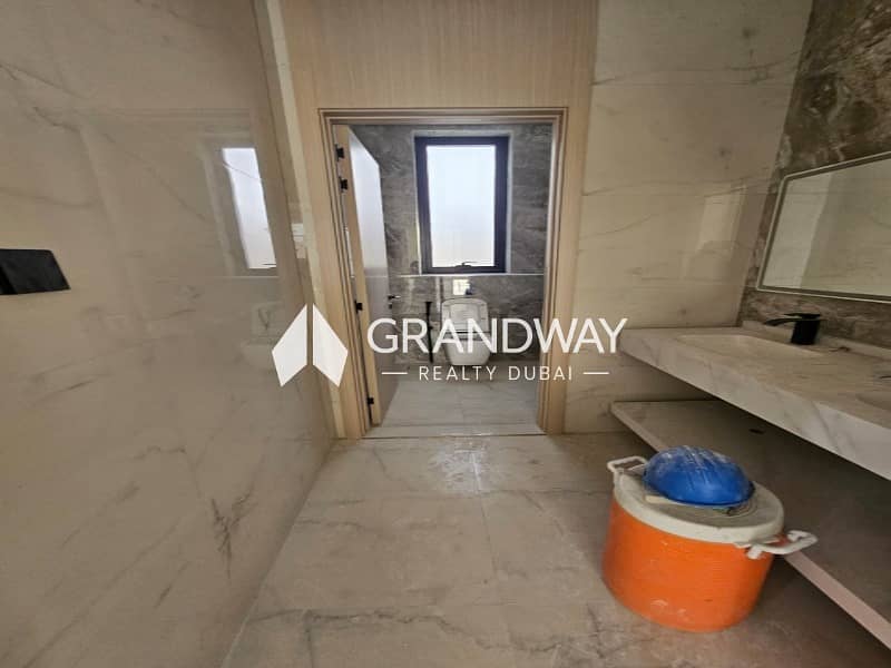 7 Luxury Villa | Large Plot | Private Garden — photo 7