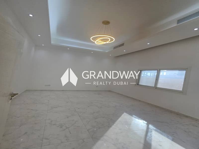 2 Spacious 5BR Villa | Large Layout | Prime Al Awir — photo 2