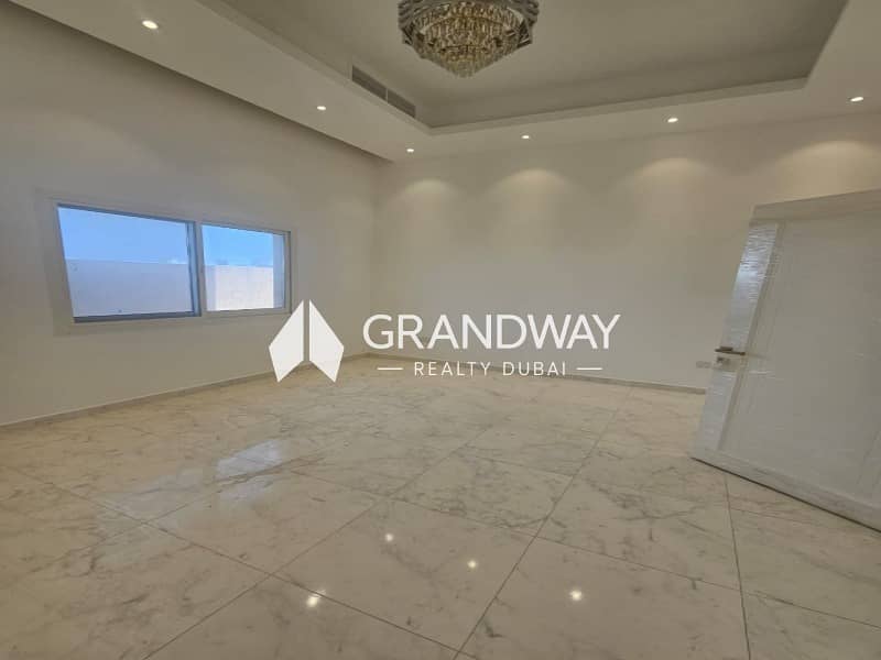 4 Spacious 5BR Villa | Large Layout | Prime Al Awir — photo 4