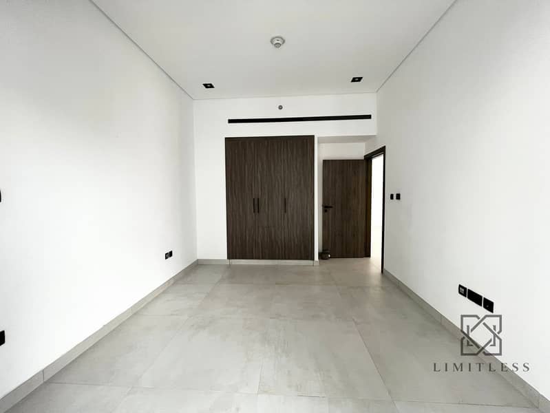 9 Image 9
