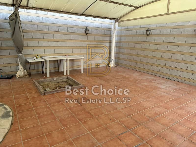 9 212ecaa2-47aa-4b68-bed6-c4f3ddca2ee8. jpg