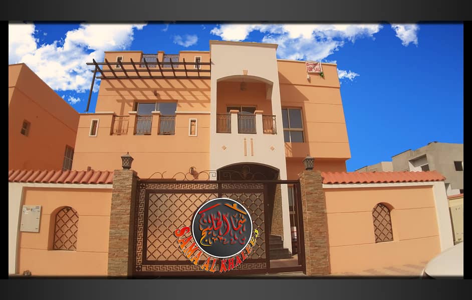 Luxurious villa with attractive modern design for sale at an ideal price