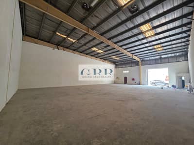 Warehouse zum Miete in Dubai Investments Park (DIP), Dubai - Lagerhalle in Dubai Investments Park (DIP), 215000 AED - 14844721
