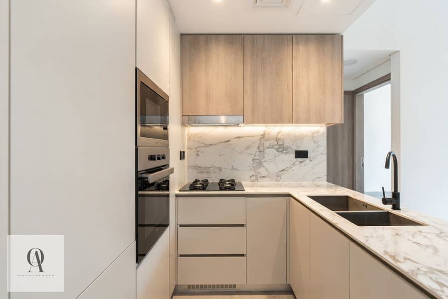 5 Kitchen 2. jpeg