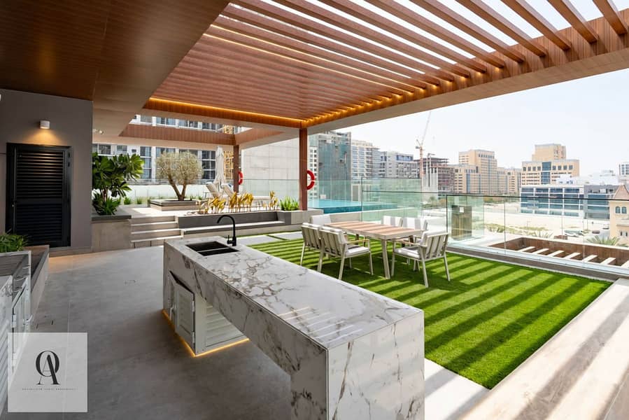 15 Rooftop BBQ area. jpeg