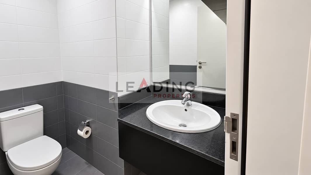 18 Refined Black-and-White Washroom. png