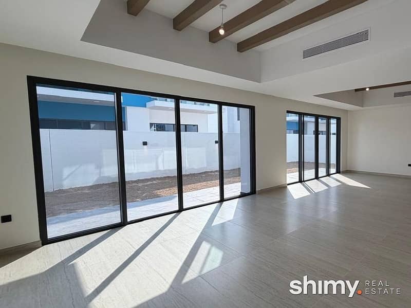 2 G119-02-living-room. jpg