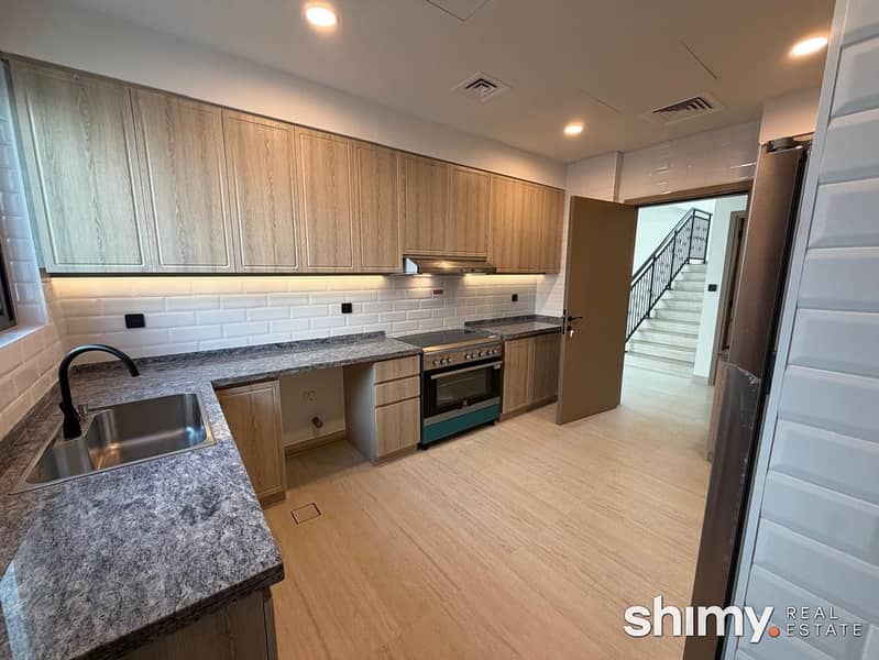 3 G119-03-kitchen. jpg