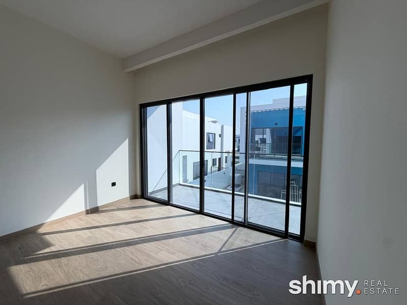 5 G119-05-bedroom-1-balcony. jpg