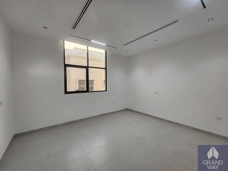 7 Elegant 5BR Villa | Huge Villa | Vacant — photo 7