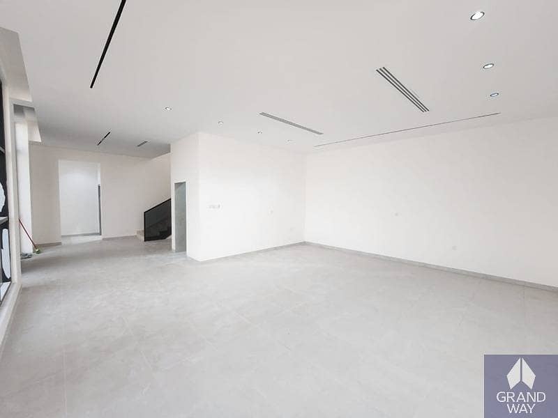 9 Elegant 5BR Villa | Huge Villa | Vacant — photo 9