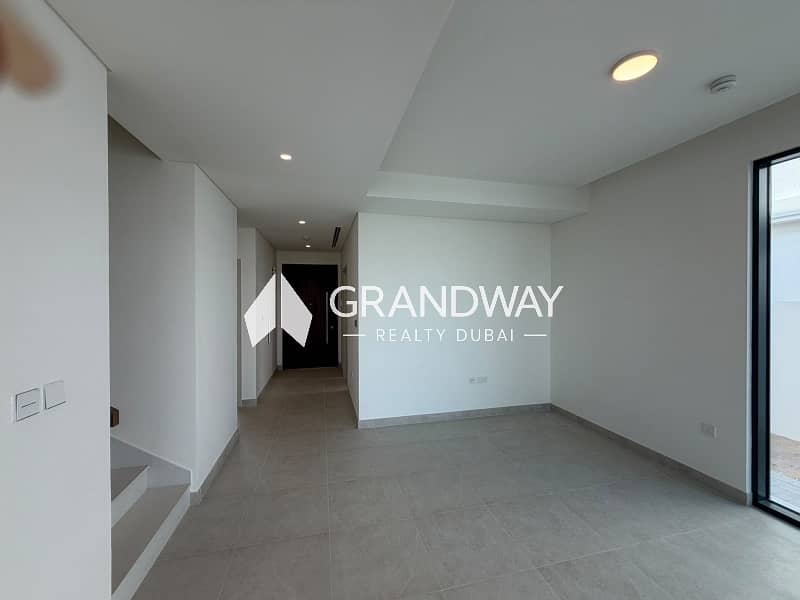 2 Bigger Plot | prime Location | Vacant — photo 2