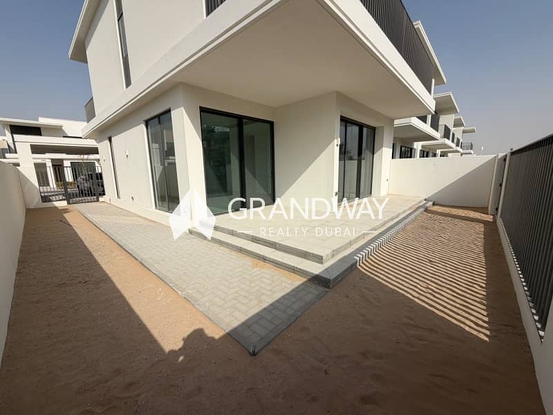 7 Bigger Plot | prime Location | Vacant — photo 7