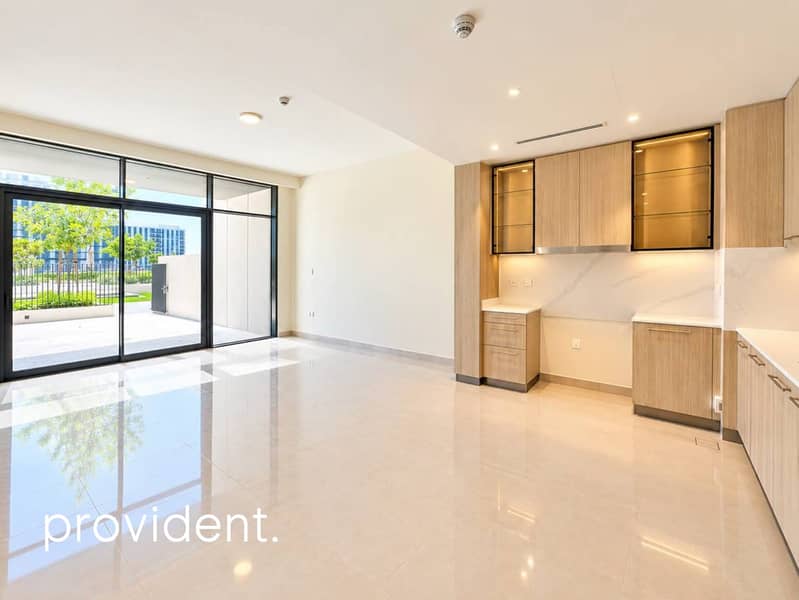Largest 3BR Layout | Vacant | Townhouse Feel Largest 3BR Layout | Vacant | Townhouse Feel