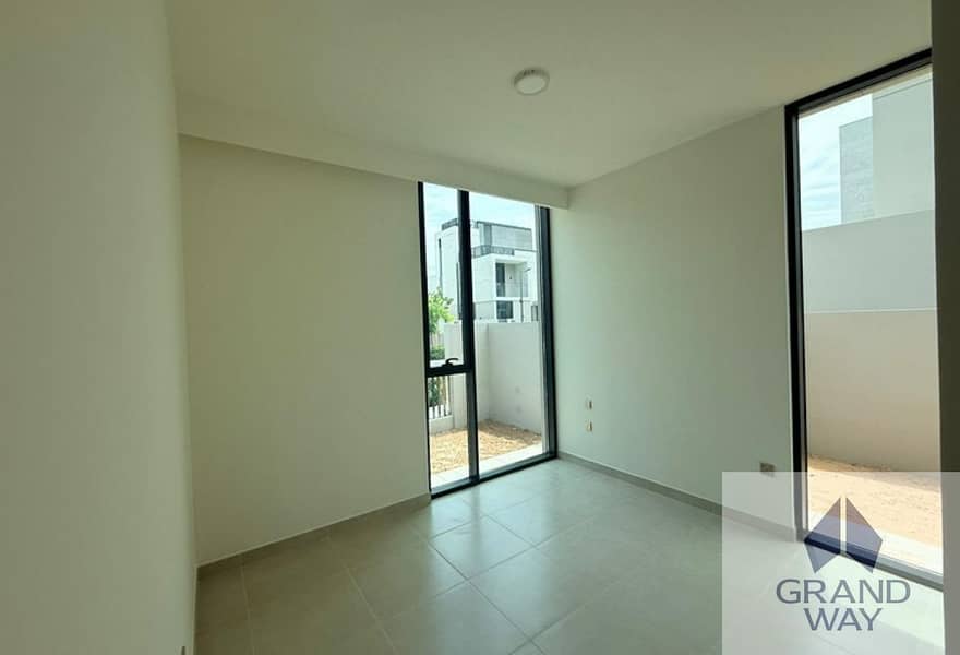 4 Vastu Unit I On Park I Single Row I Brand New — photo 4
