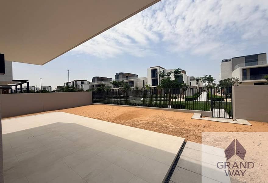5 Vastu Unit I On Park I Single Row I Brand New — photo 5