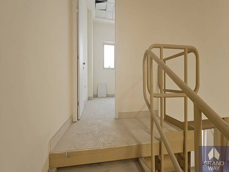 7 Well Located I Ready To Move I Ample Space — photo 7