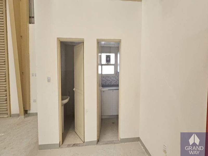 8 Well Located I Ready To Move I Ample Space — photo 8