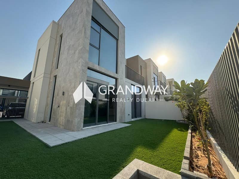 Prime Location | Near Pool | Landscaped — photo 1 Prime Location | Near Pool | Landscaped — photo 1