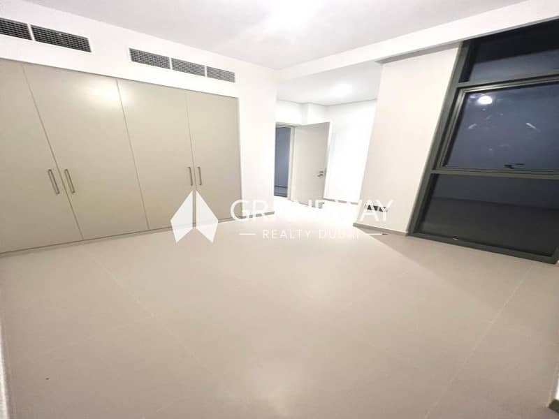 10 Prime Location | Near Pool | Landscaped — photo 10