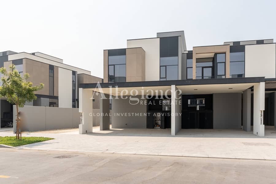 Luxury Listing | Premium Corner Villa |Facing Park Luxury Listing | Premium Corner Villa |Facing Park