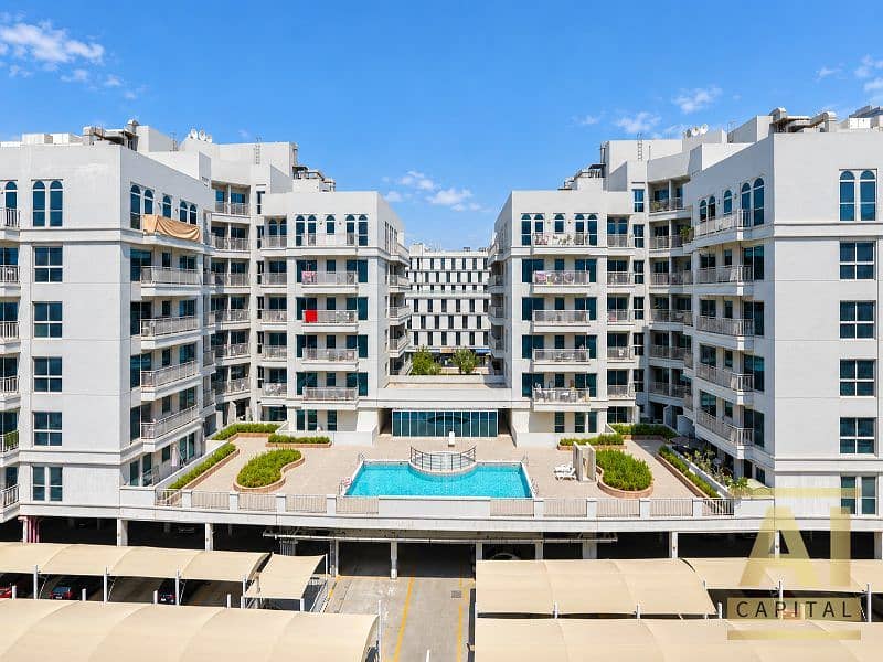 Spacious Layout | Best View | 2 stores + Laundry Spacious Layout | Best View | 2 stores + Laundry